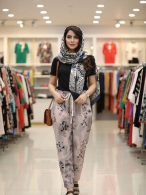 محصولی وارداتی از کشور چین میباشد در 6 طرح جذاب و خوشگل فری سایز کاملا کشی دور کمر ( حداقل 70 – حداکثر 120 ) سانتی متر قد 100 سانتی متر