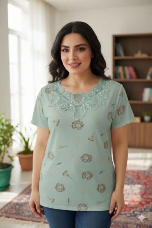 وارداتی از کشور چین میباشد در 4 رنگ خوشگل و جذاب و تنخوری شیک اندازه بلوز در 2 سایز L و XL L کاملا کشی عرض دور سینه ( حداقل 110 – حداکثر 120 ) سانتی متر قد بلوز 65 سانتی متر XL کاملا کشی عرض دور سینه ( حداقل 120 – حداکثر 130 ) سانتی متر قد بلوز 70 سانتی متر